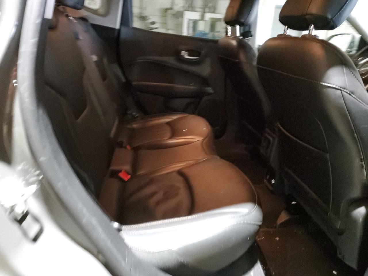 2020 Jeep Compass - Image 11