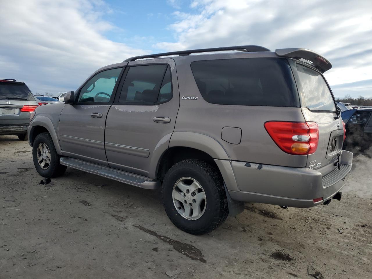 2002 Toyota Sequoia - Image 2