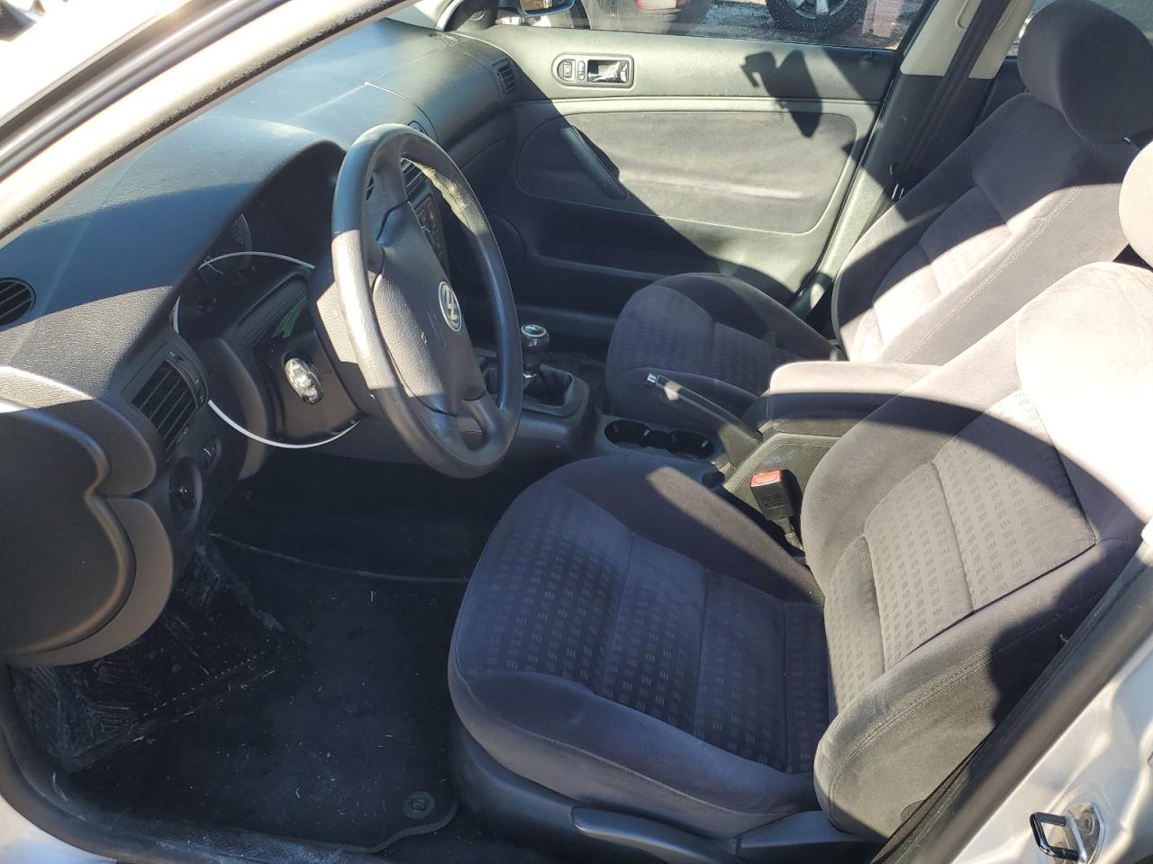 2004 Volkswagen Passat - Image 7
