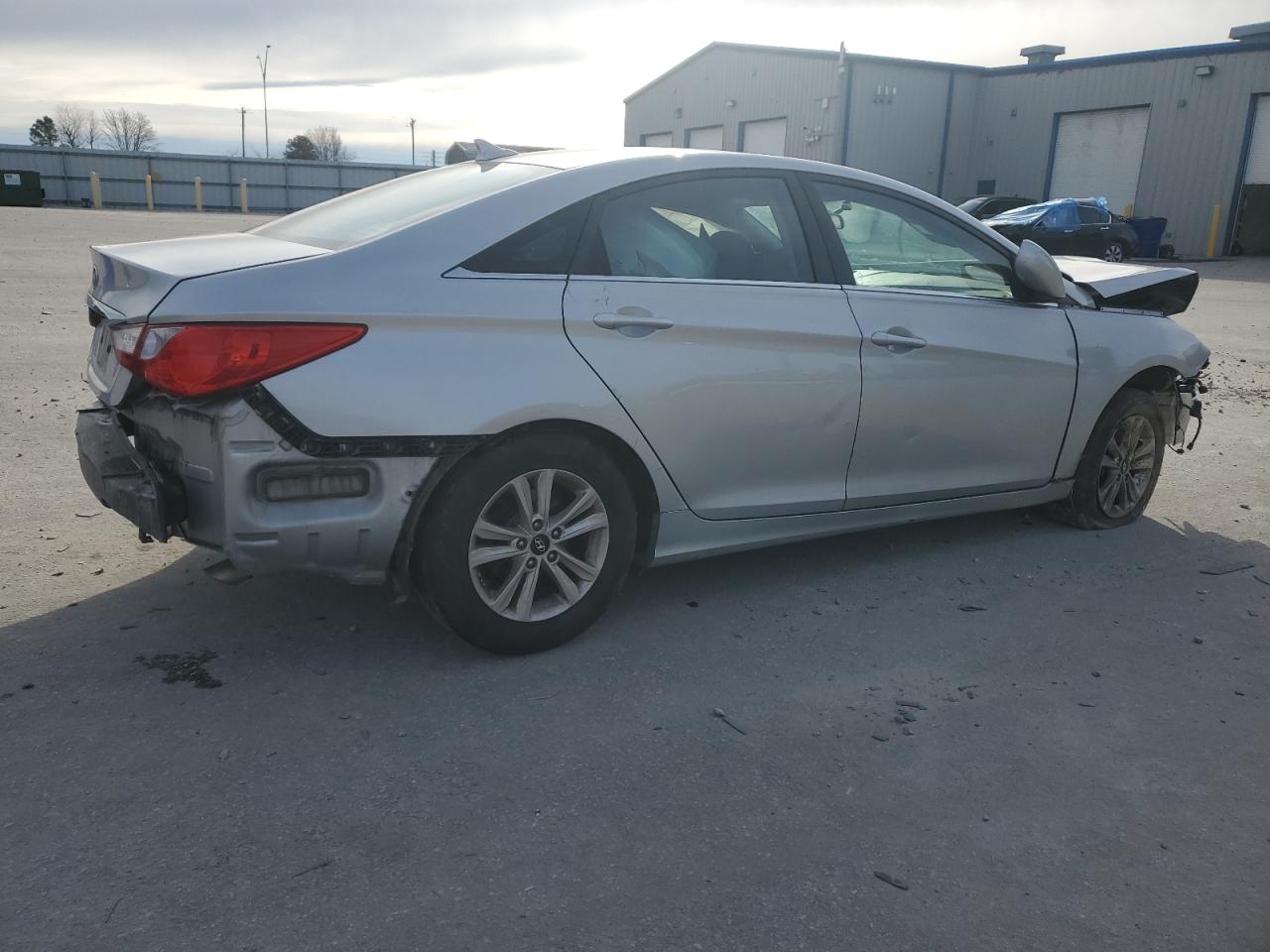 2011 Hyundai Sonata - Image 3