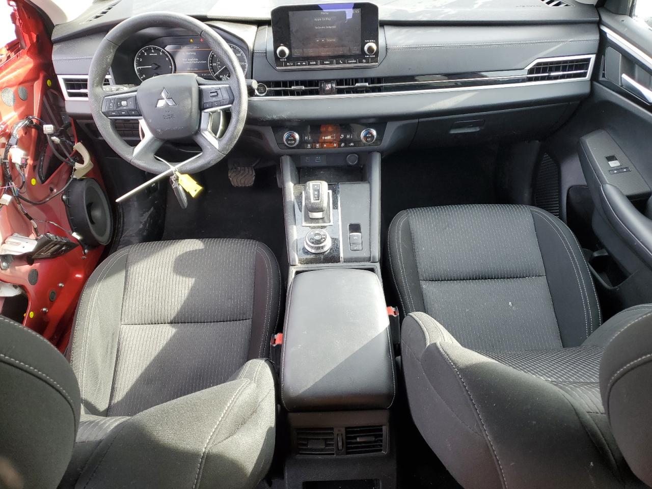 2024 Mitsubishi Outlander - Image 8