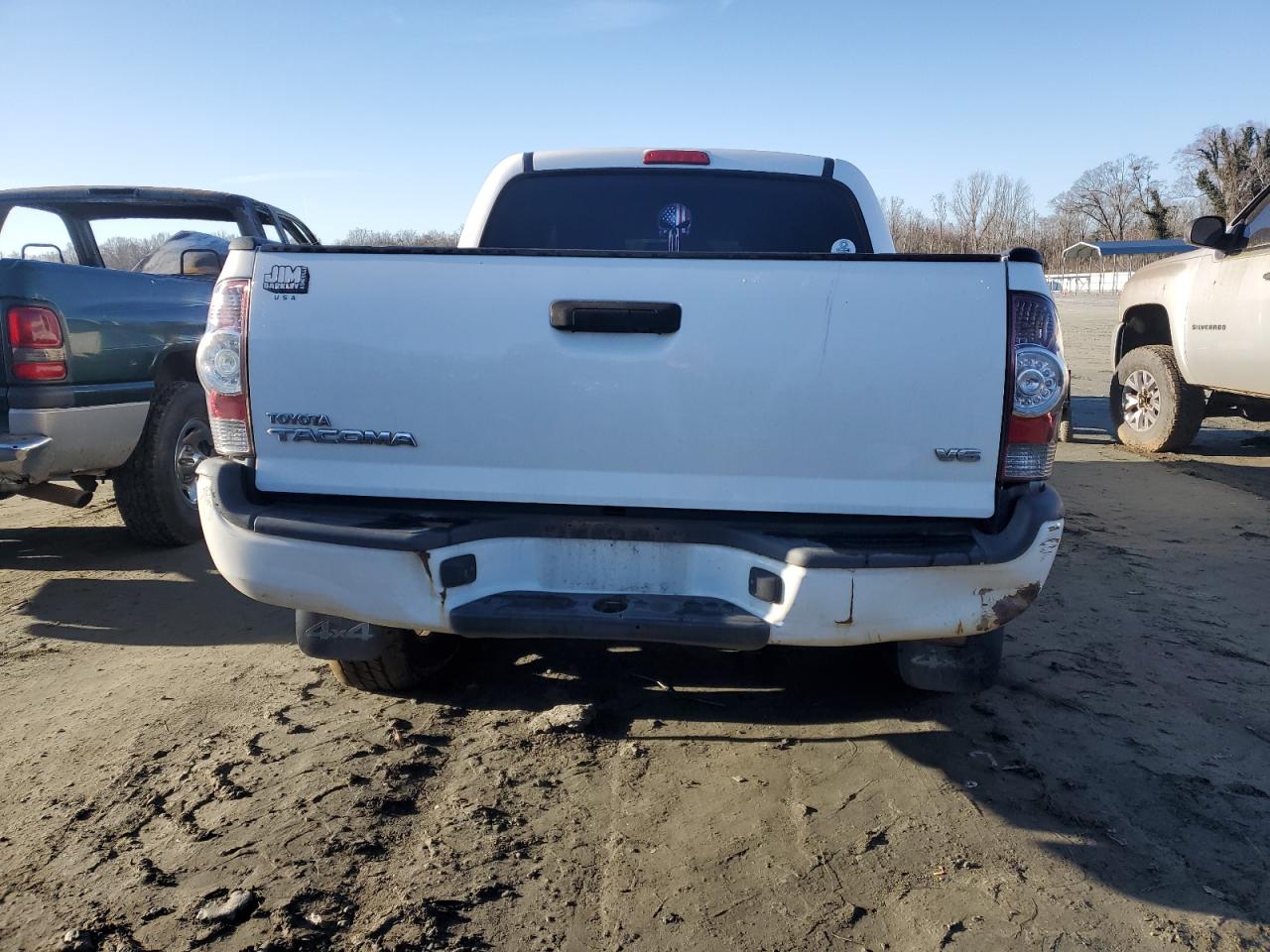 2015 Toyota Tacoma - Image 6