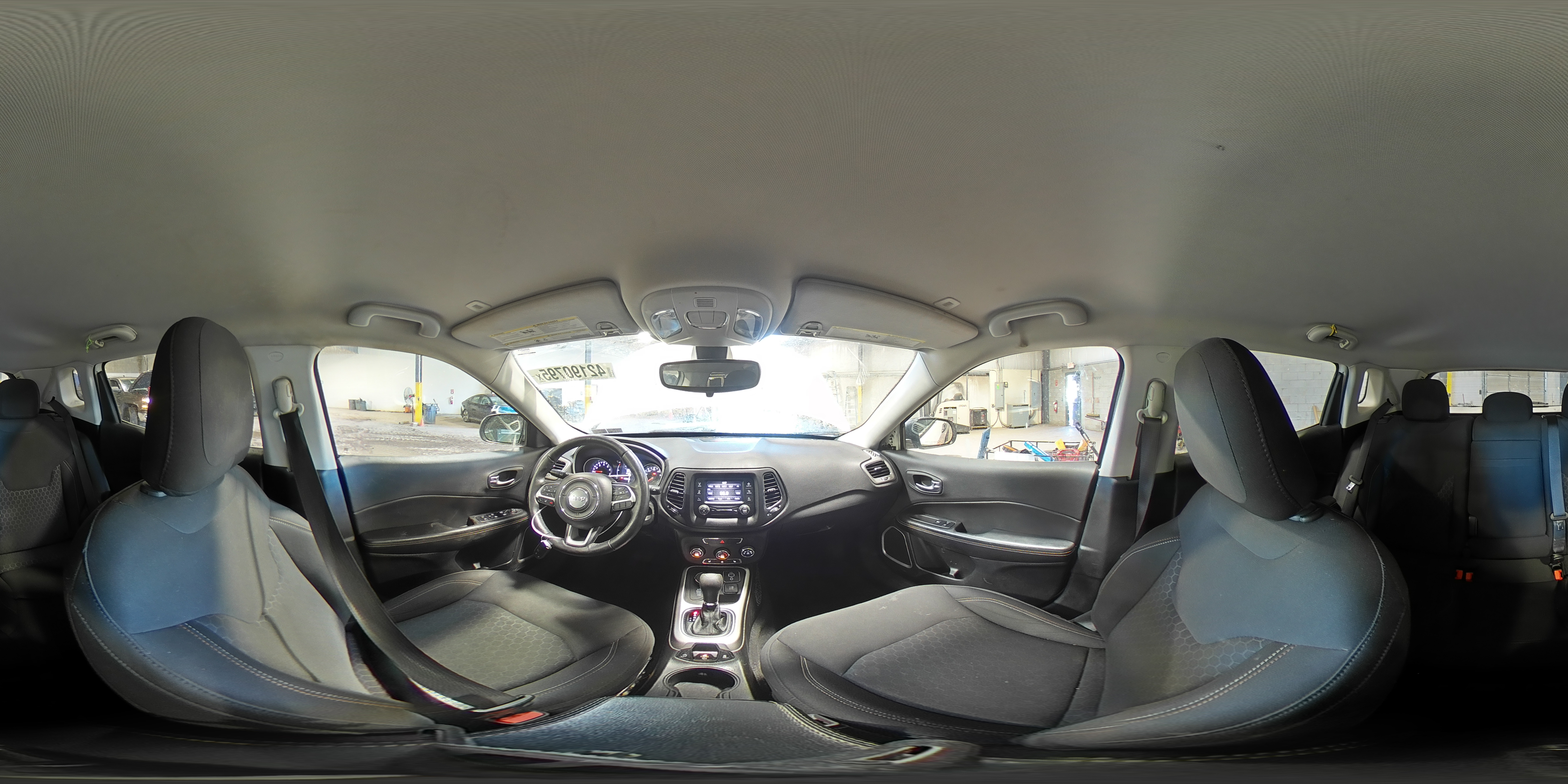2018 Jeep Compass - Image 16