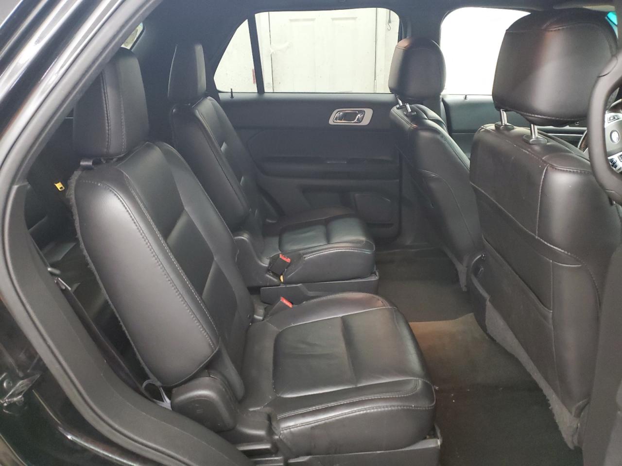 2015 Ford Explorer - Image 11