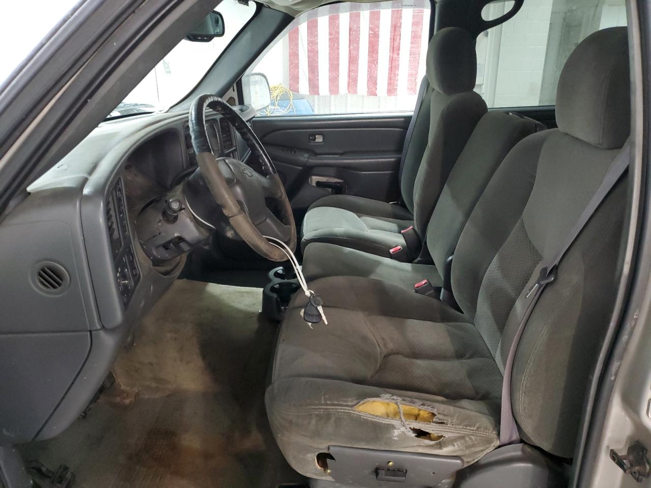 2004 Chevrolet Silverado - Image 7