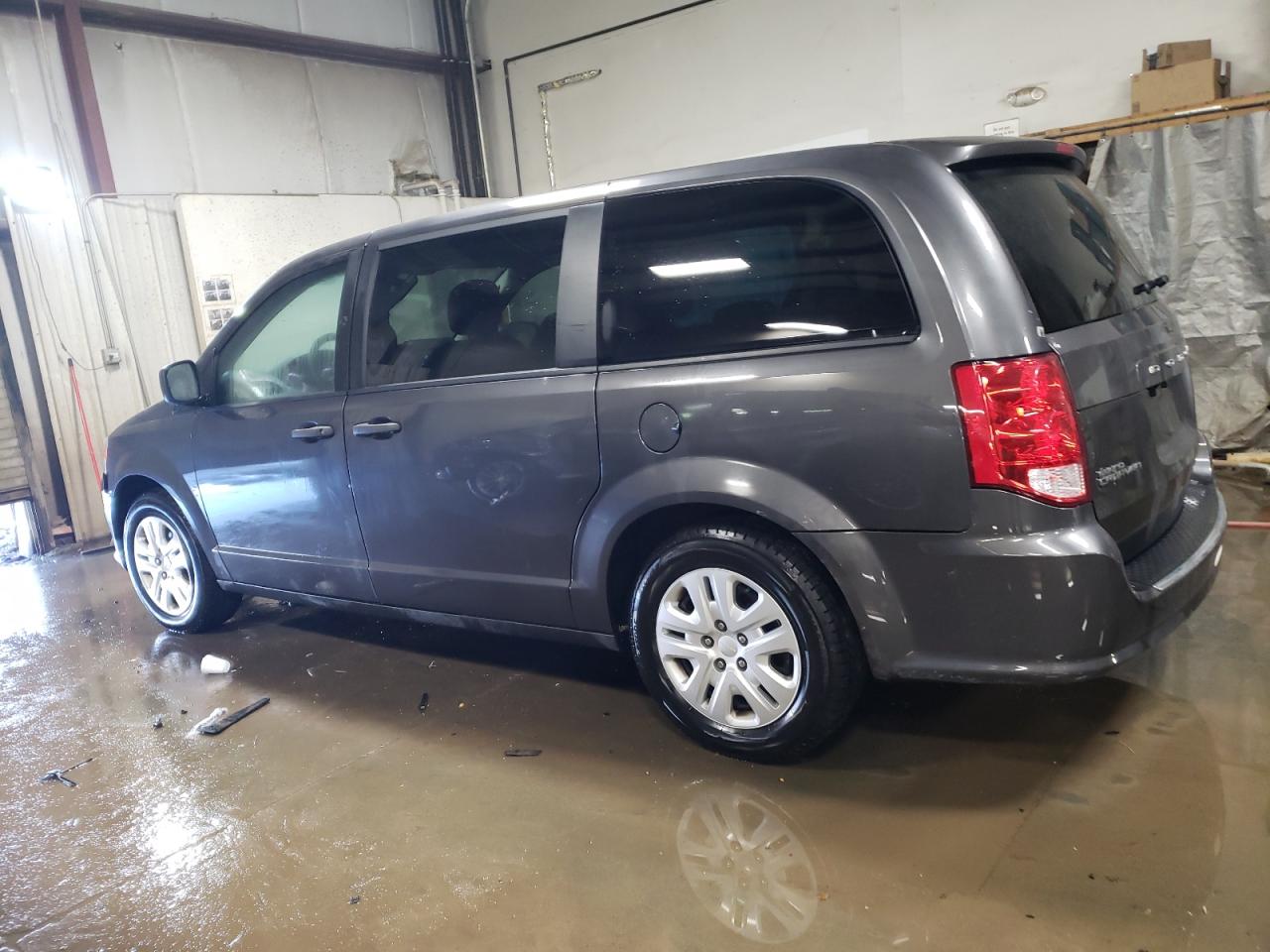 2019 Dodge Caravan - Image 2