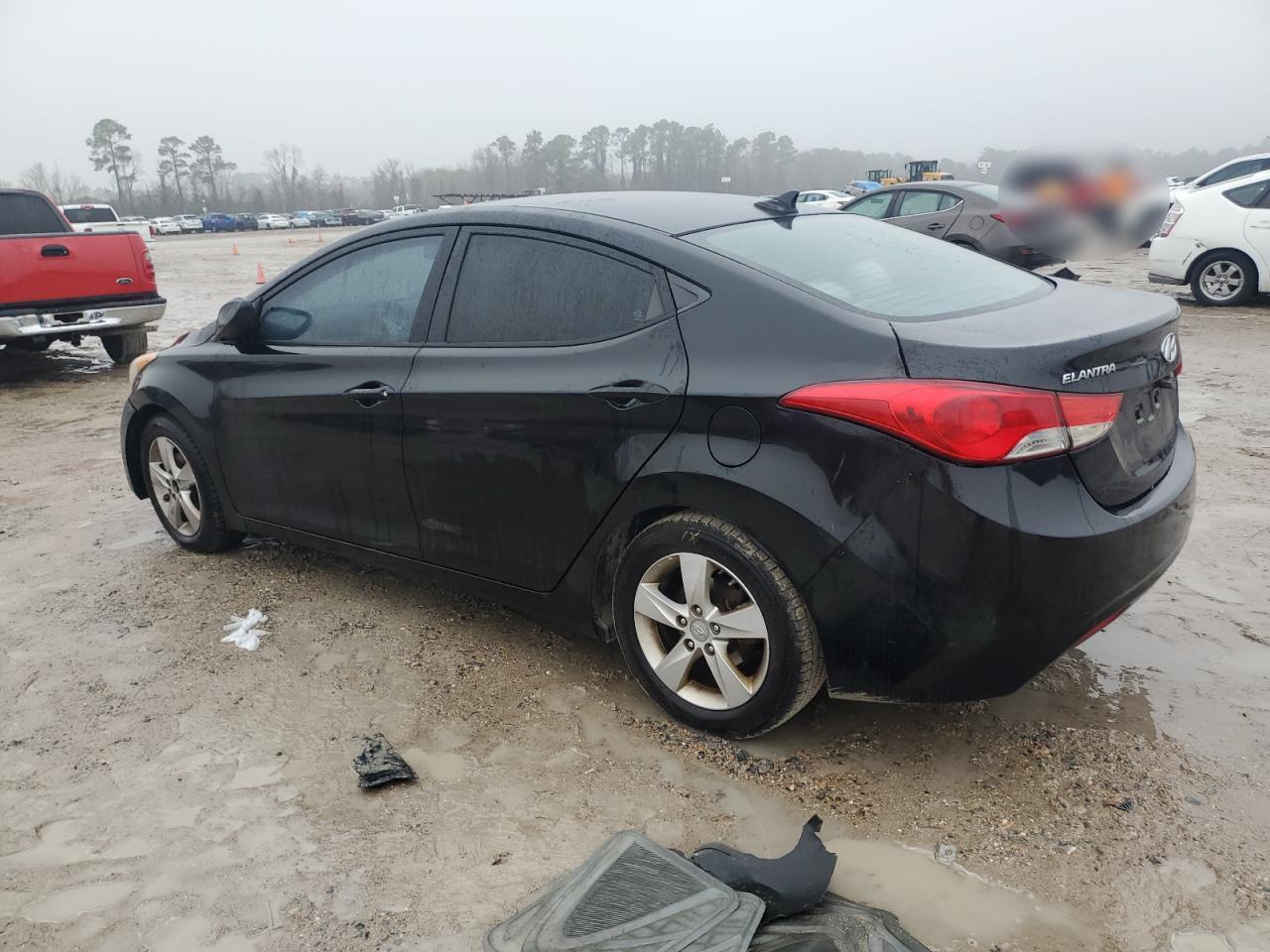2013 Hyundai Elantra - Image 2