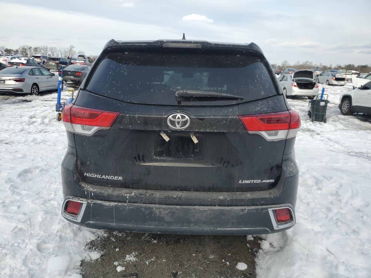 2018 Toyota Highlander - Image 6