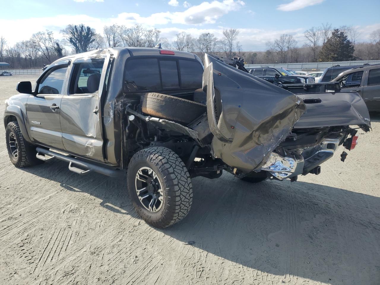 2015 Toyota Tacoma - Image 2