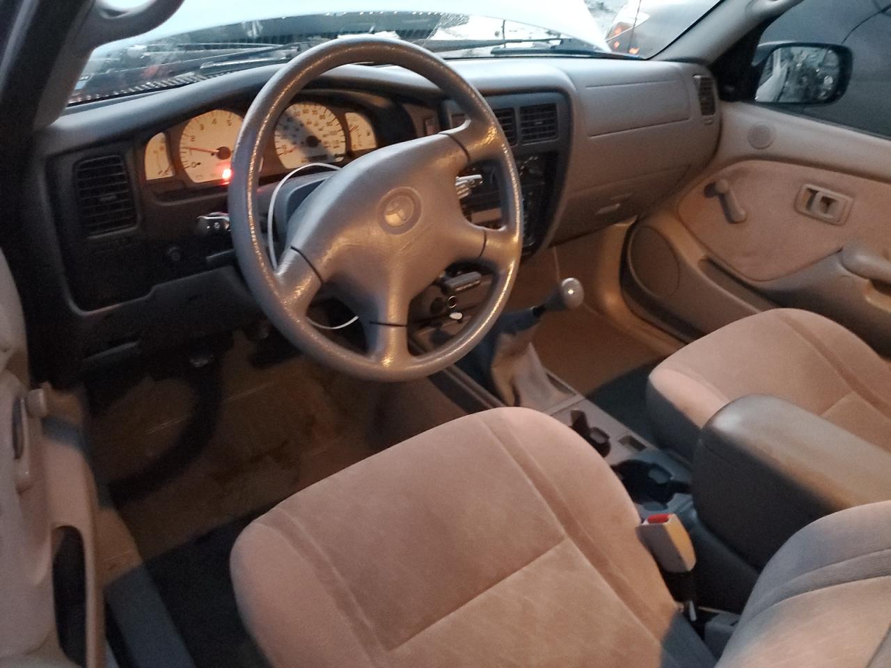 2004 Toyota Tacoma - Image 8