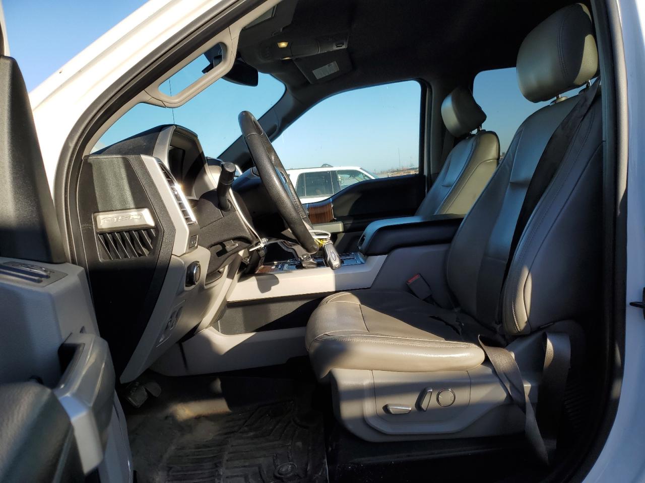 2015 Ford F-150 - Image 7