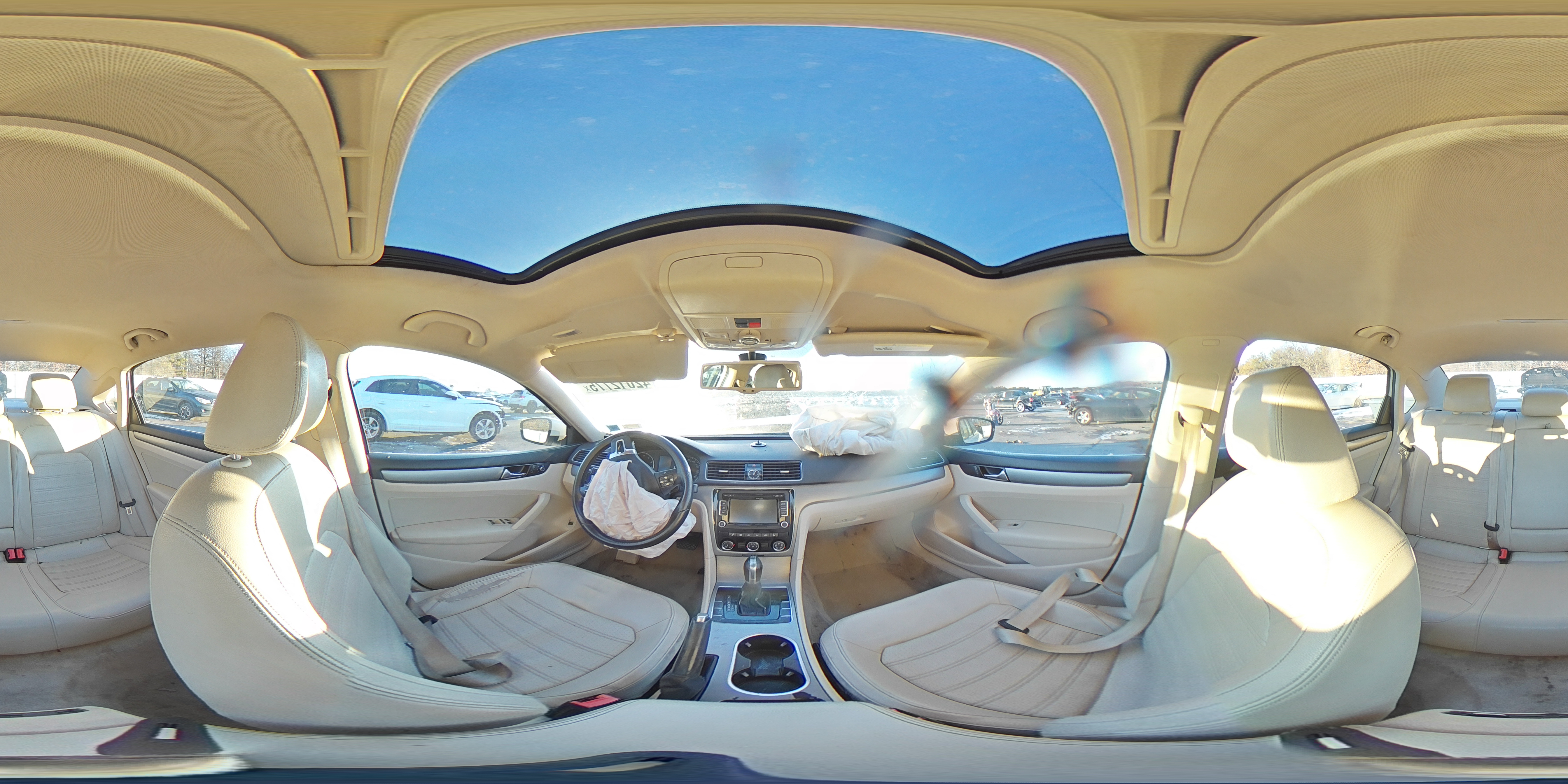 2014 Volkswagen Passat - Image 12