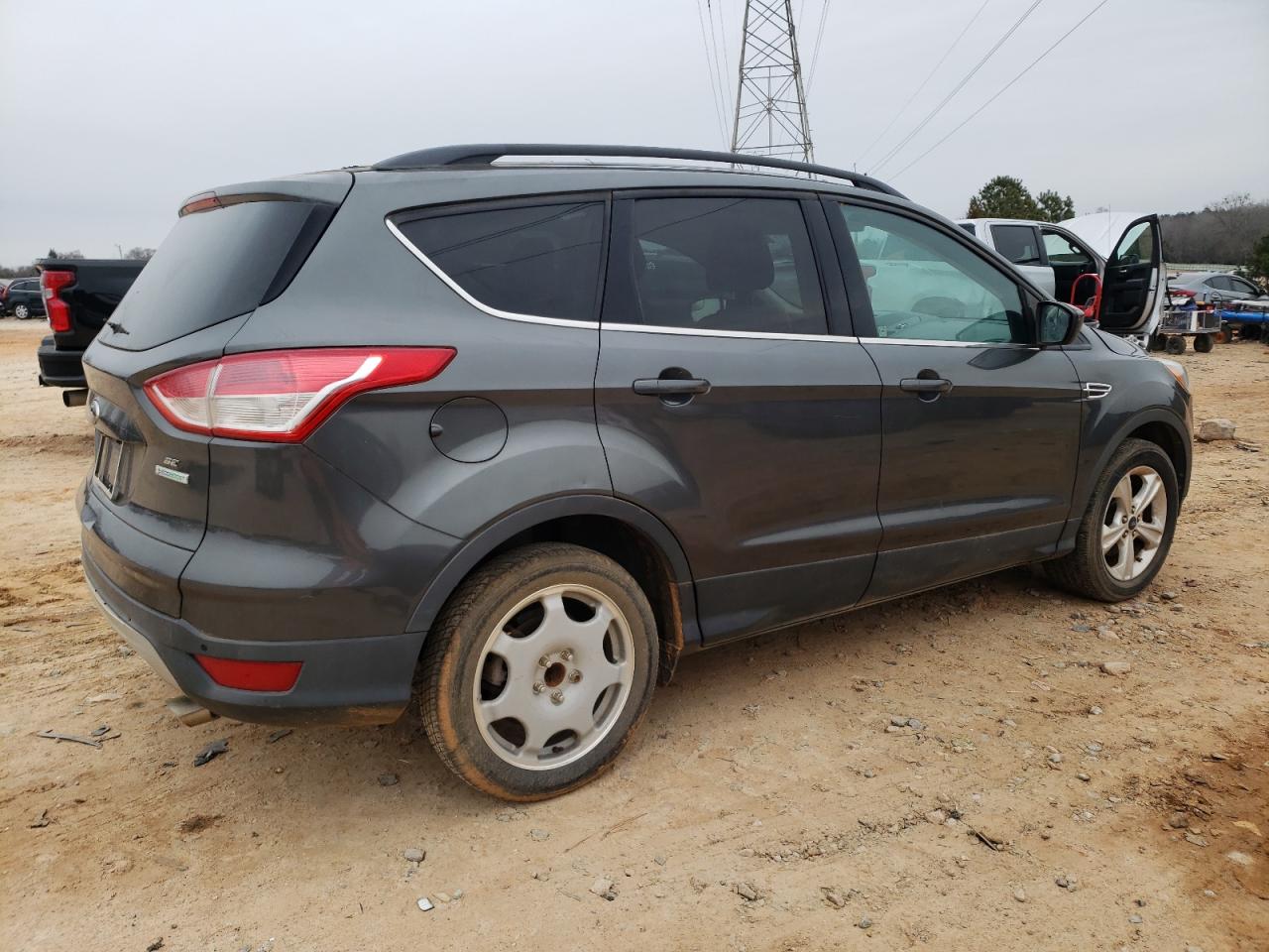 VIN 1FMCU0GX1FUA98974 2015 FORD ESCAPE no.3