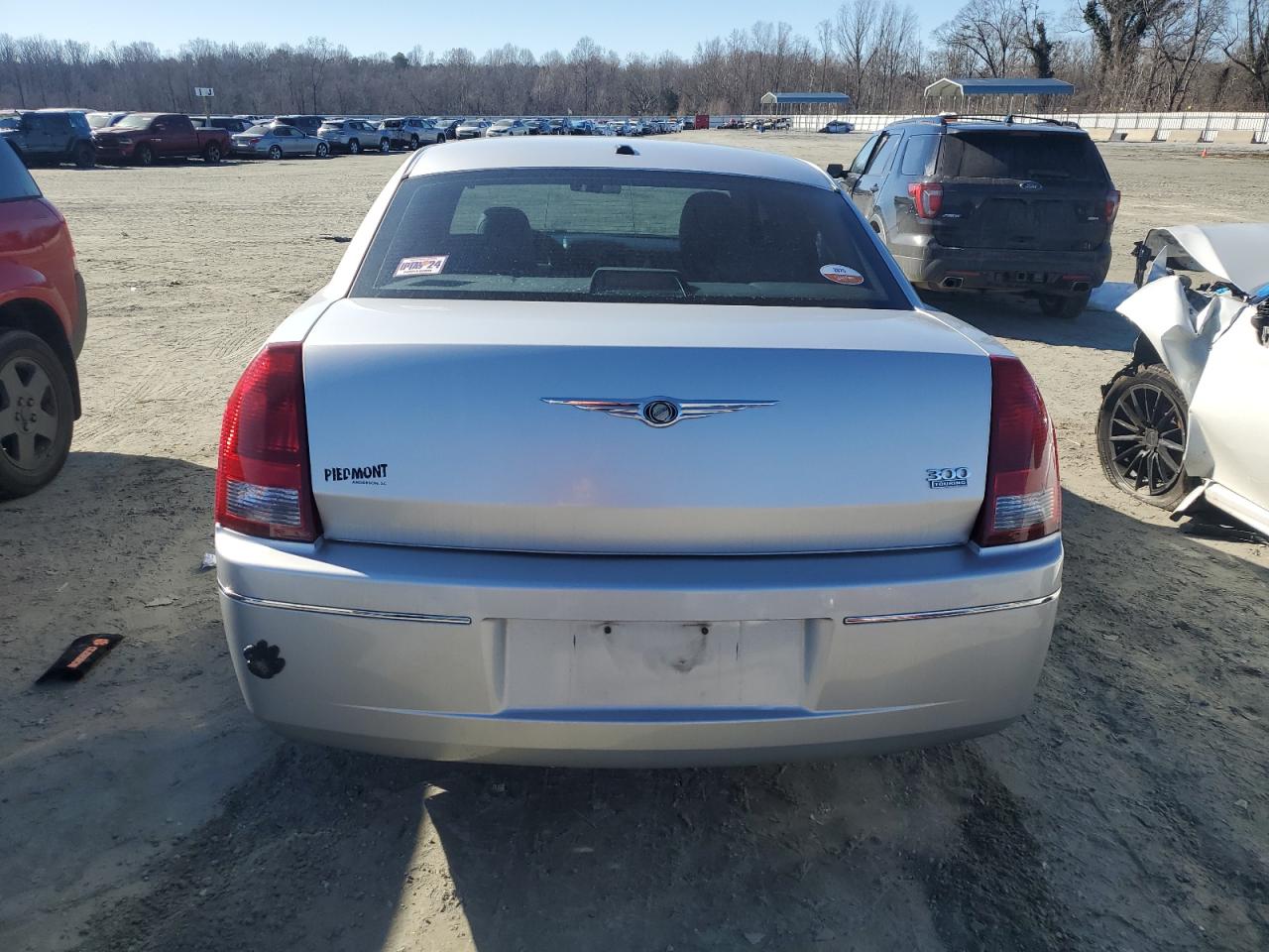 2006 Chrysler 300 - Image 6