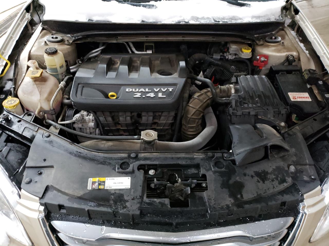 2014 Chrysler 200 - Image 11