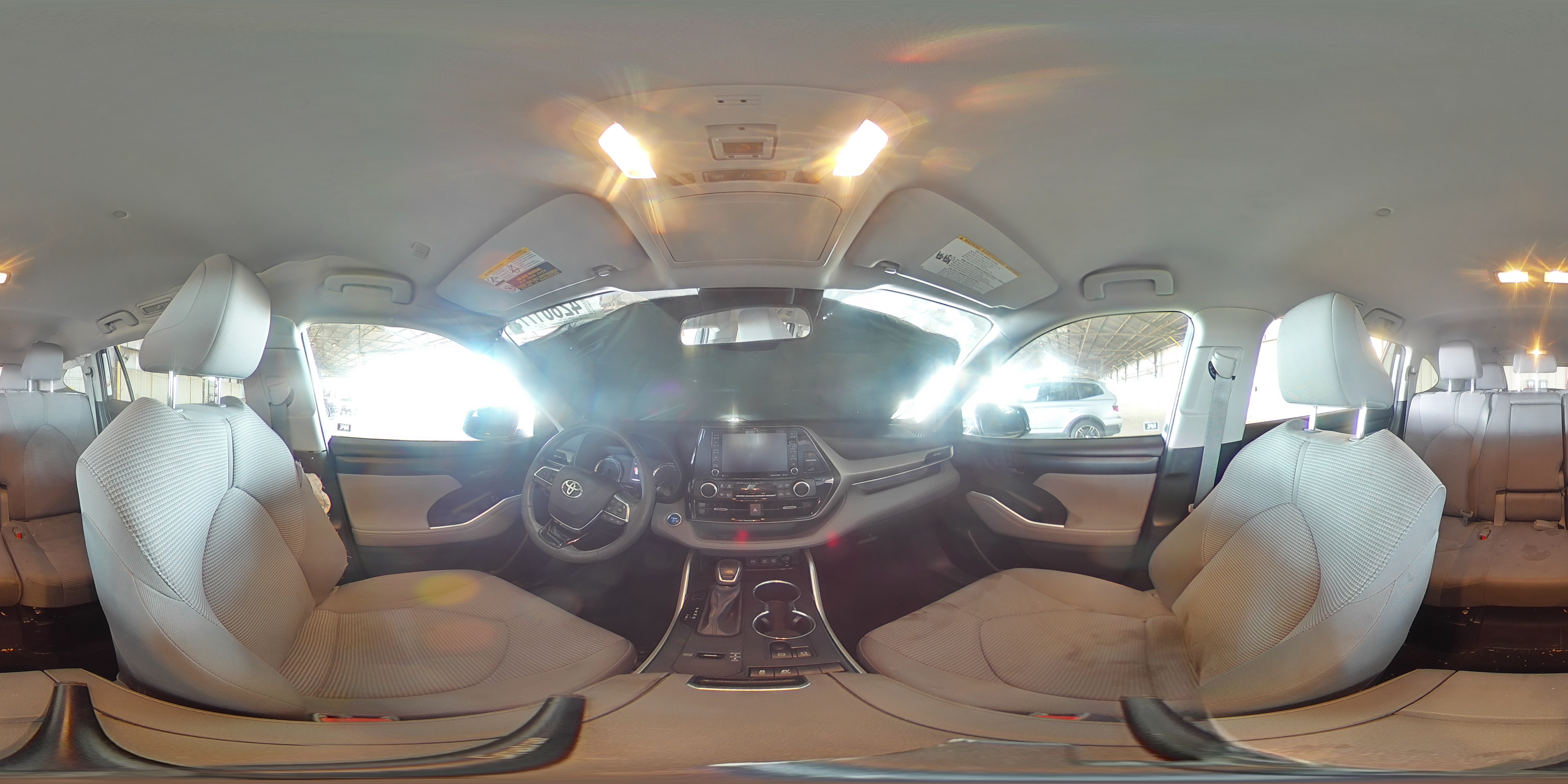 2021 Toyota Highlander - Image 13