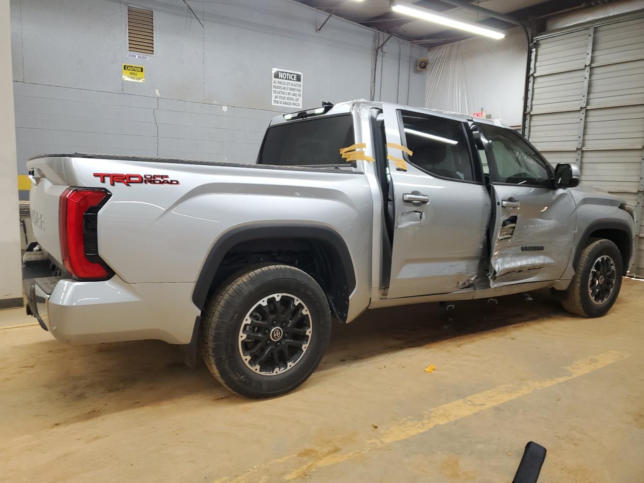 2022 Toyota Tundra - Image 3