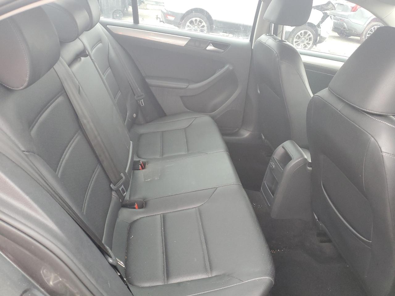 2018 Volkswagen Jetta - Image 10