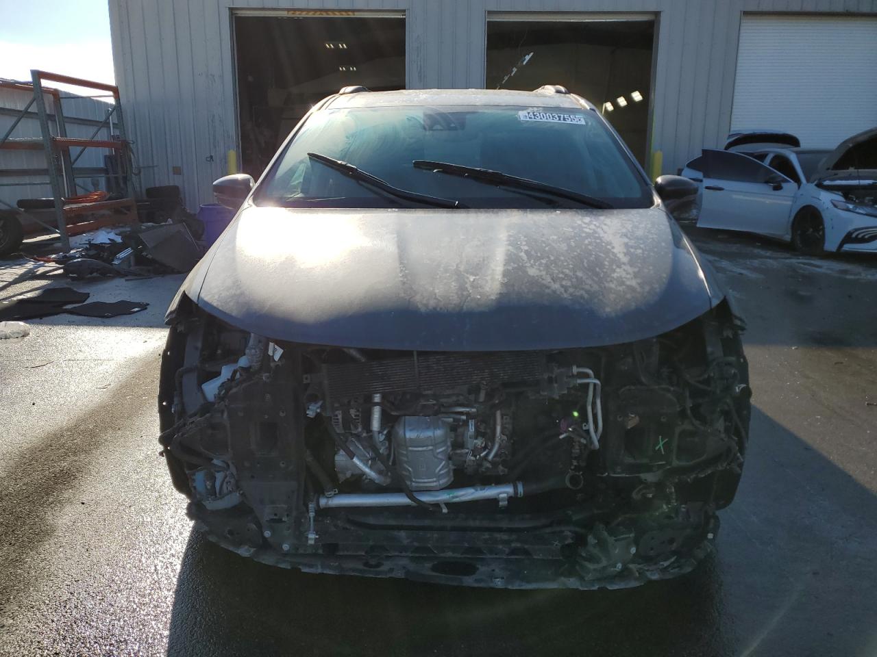 2022 Chrysler Pacifica - Image 5