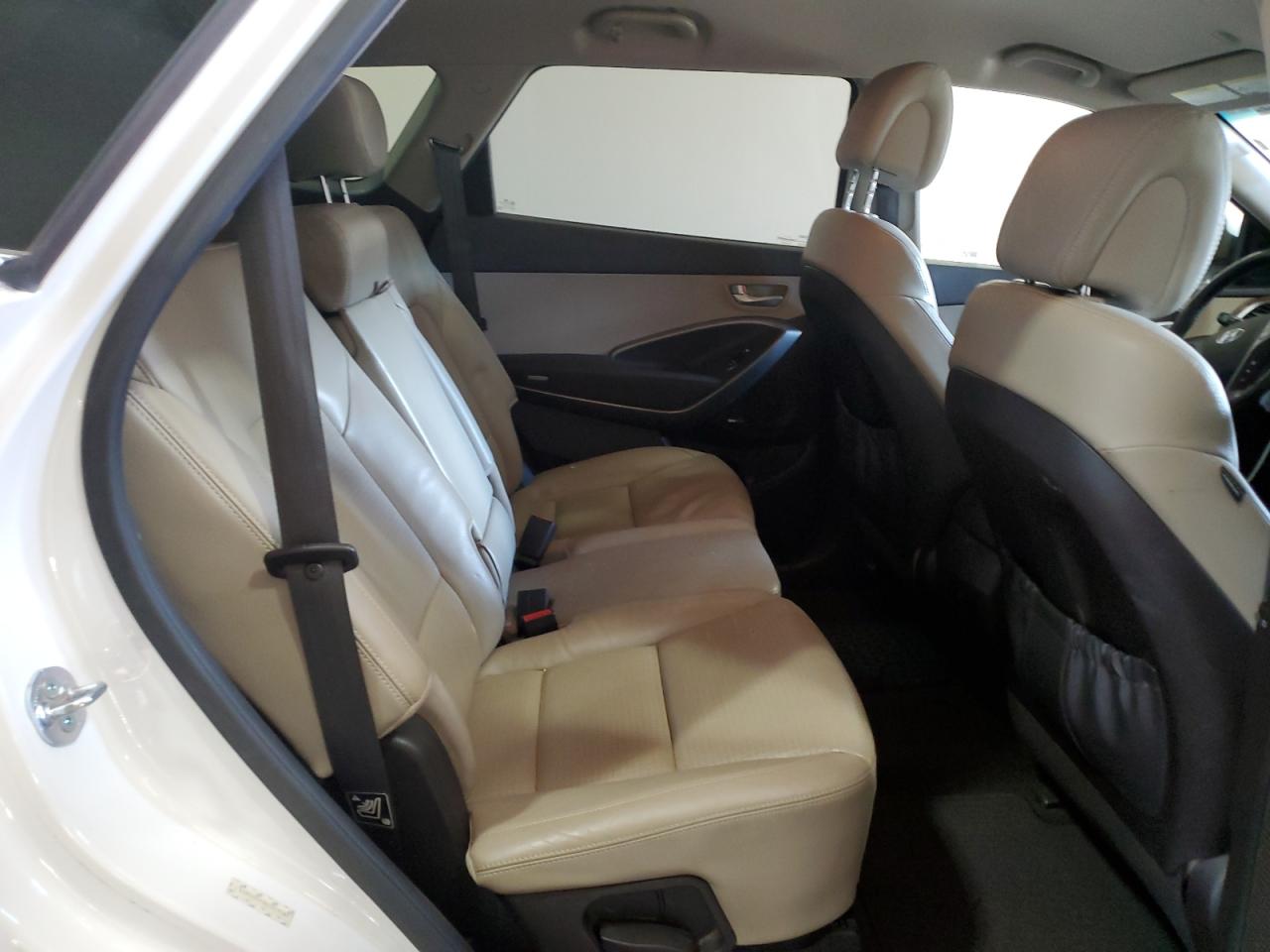 2013 Hyundai Santa Fe - Image 11