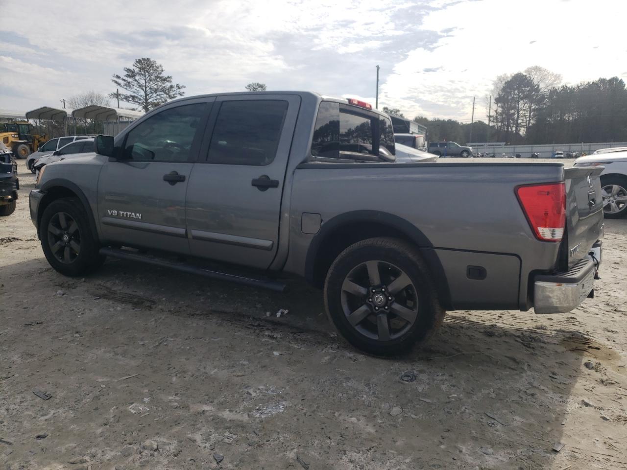 2015 Nissan Titan - Image 2