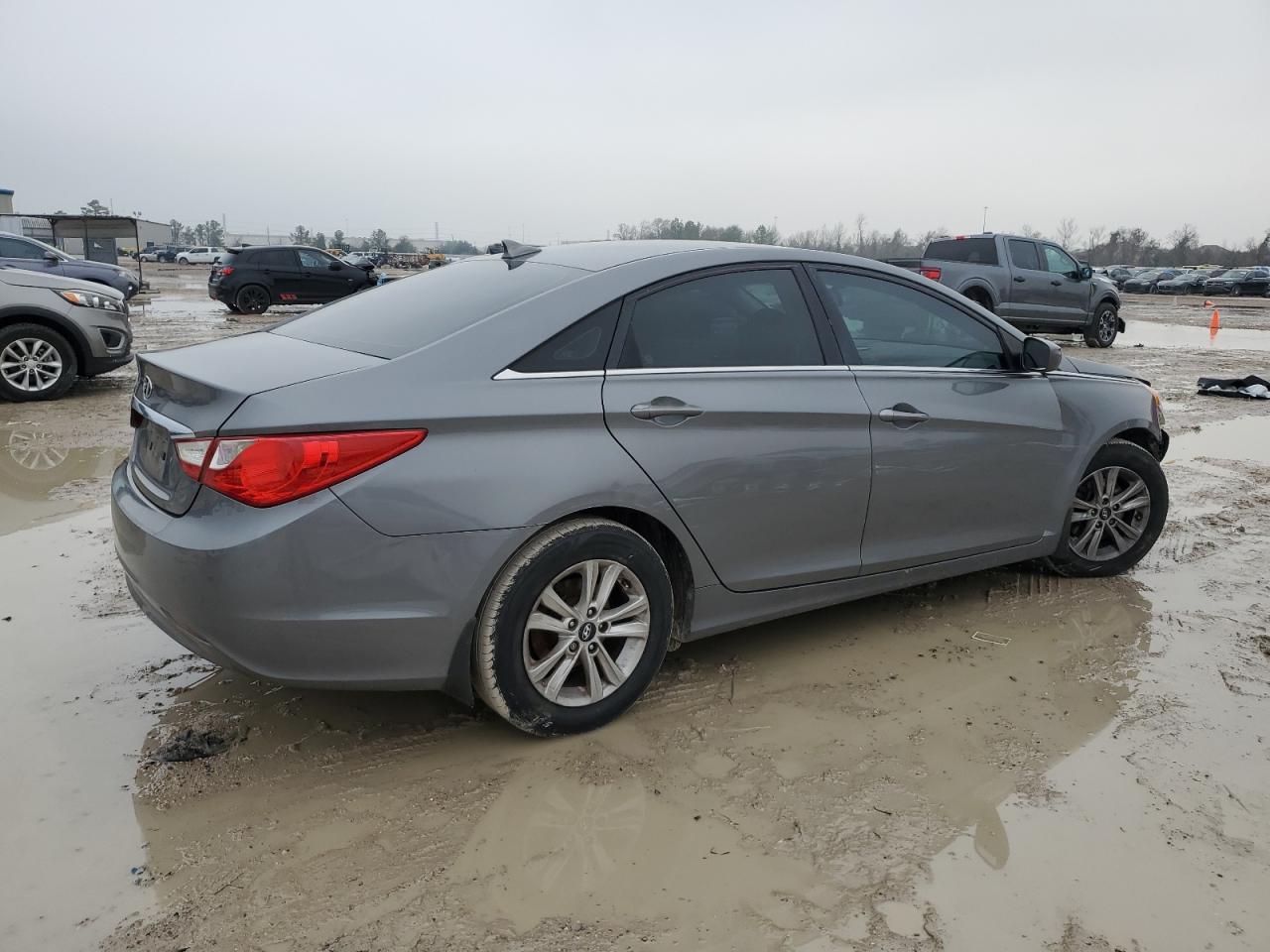 2013 Hyundai Sonata - Image 3