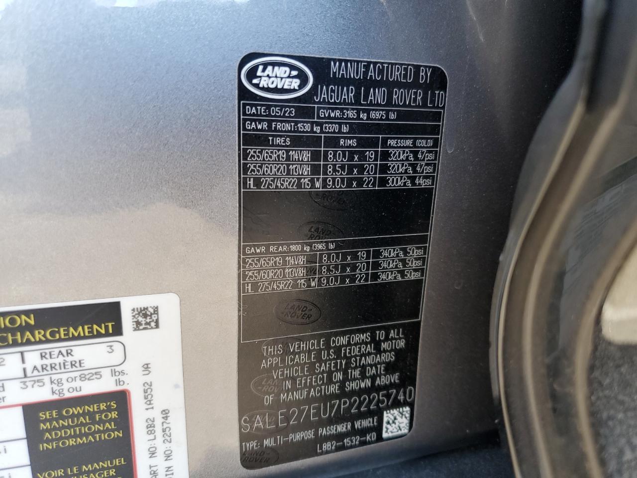 2023 Land Rover Defender - Image 14