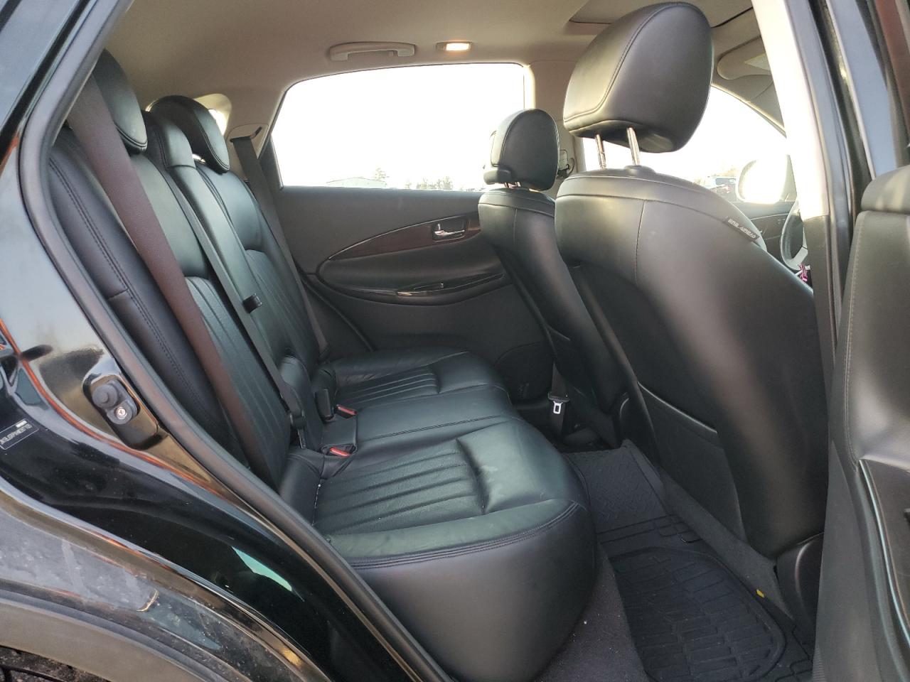 2017 Infiniti QX50 - Image 11