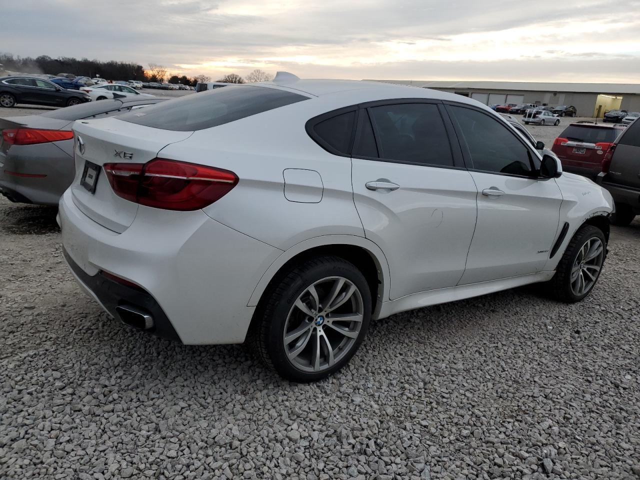 2015 BMW X6 - Image 3