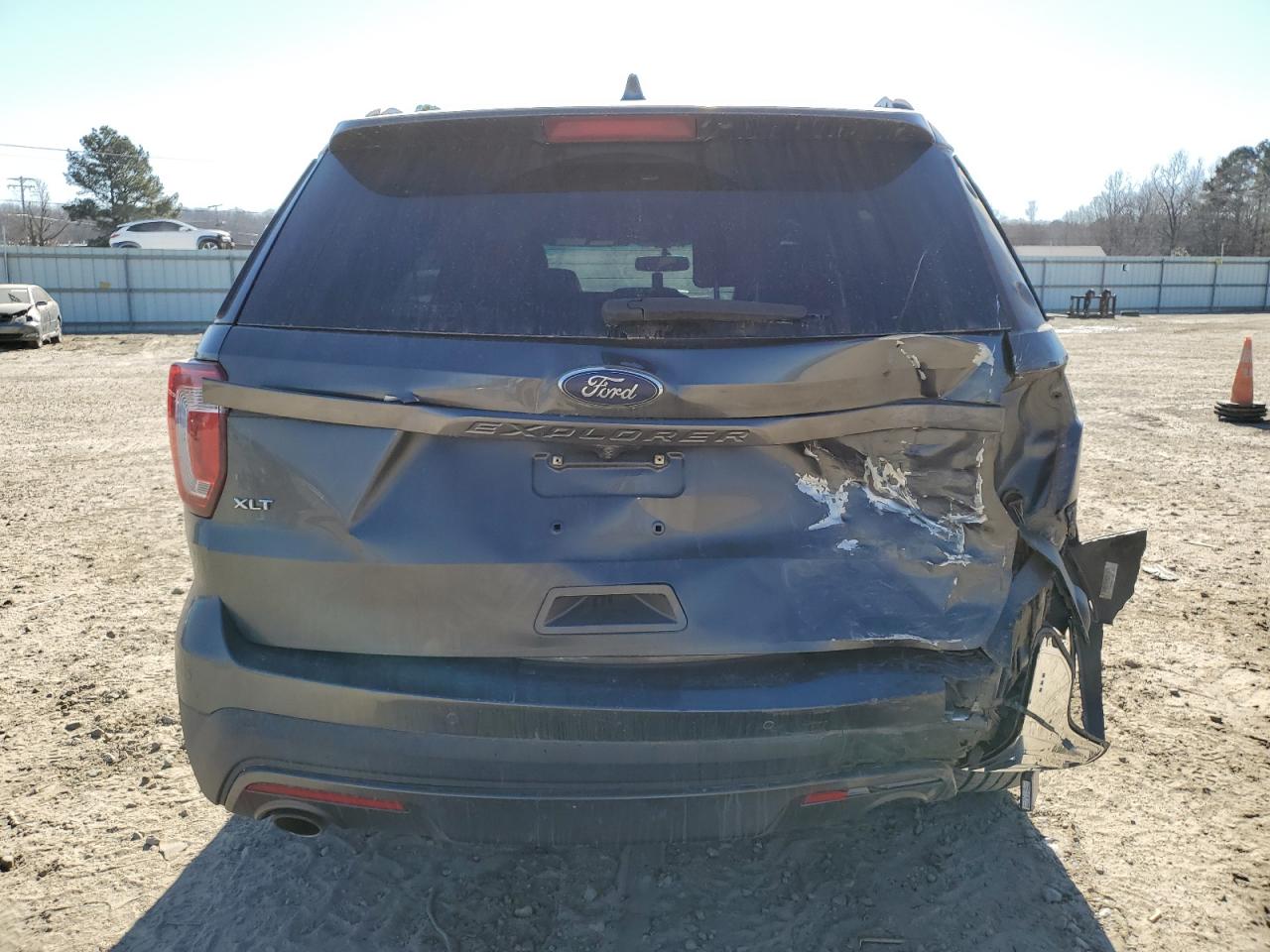 2017 Ford Explorer - Image 6