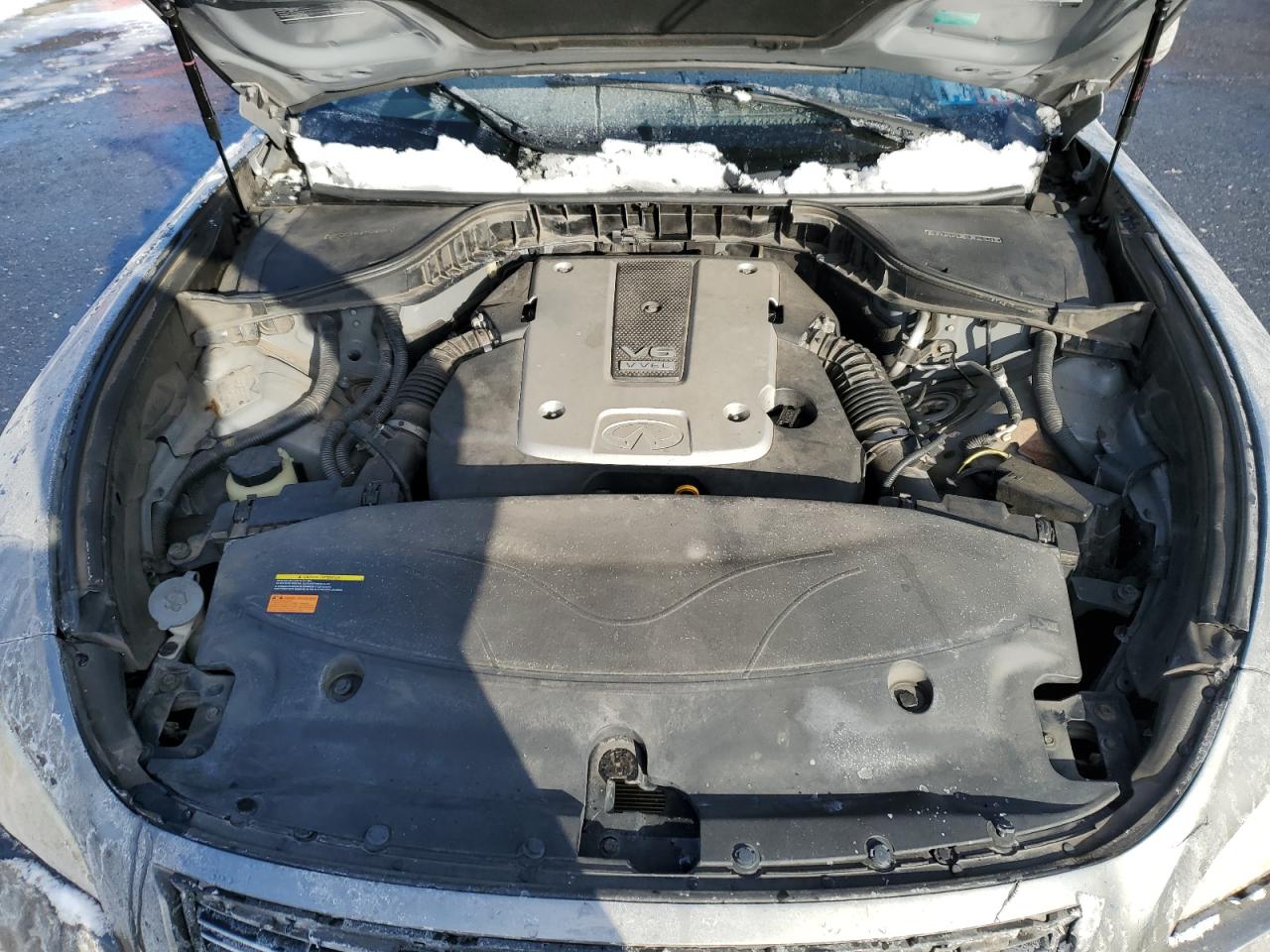 2011 Infiniti M - Image 12
