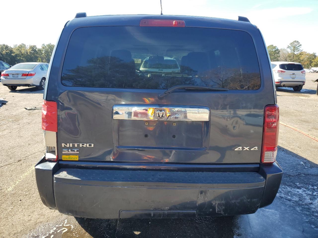 2008 Dodge Nitro - Image 6