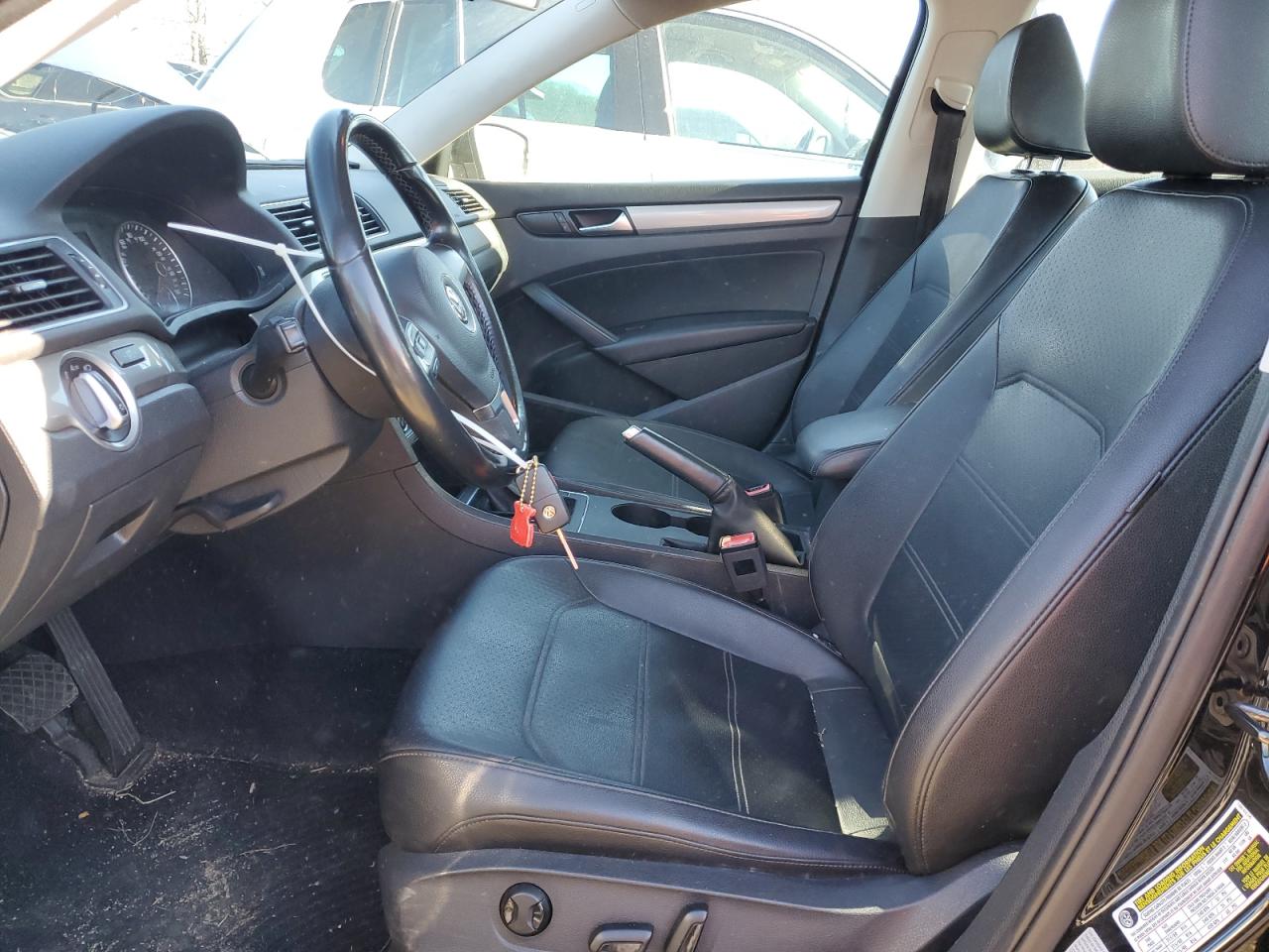 2015 Volkswagen Passat - Image 7