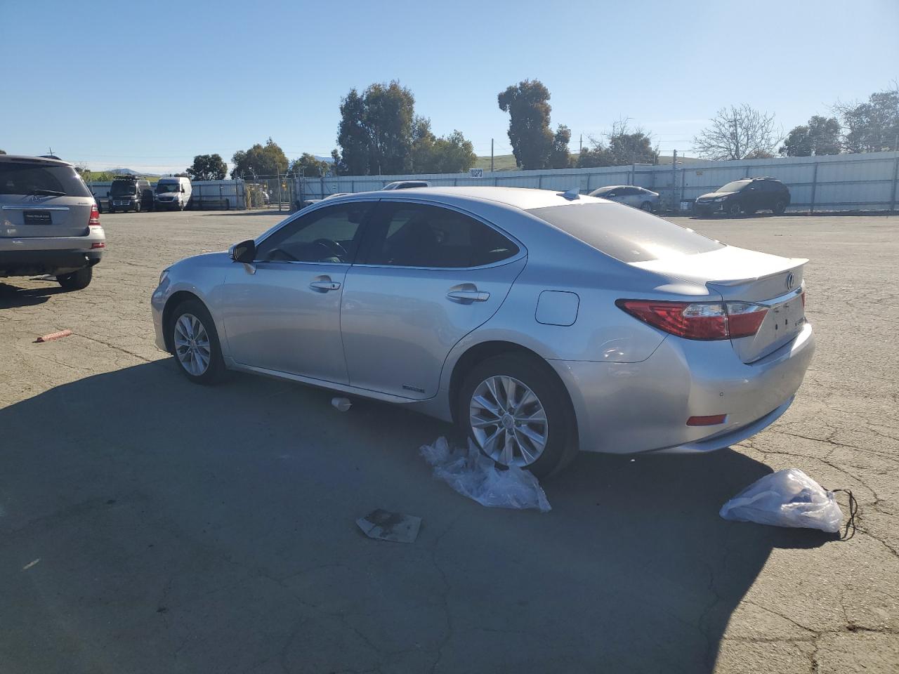 2014 Lexus ES - Image 2