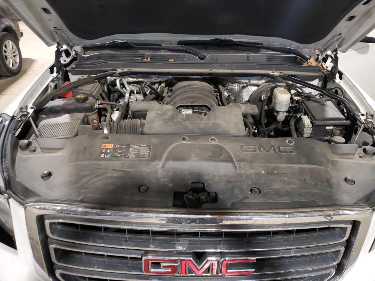 2015 GMC Yukon - Image 12