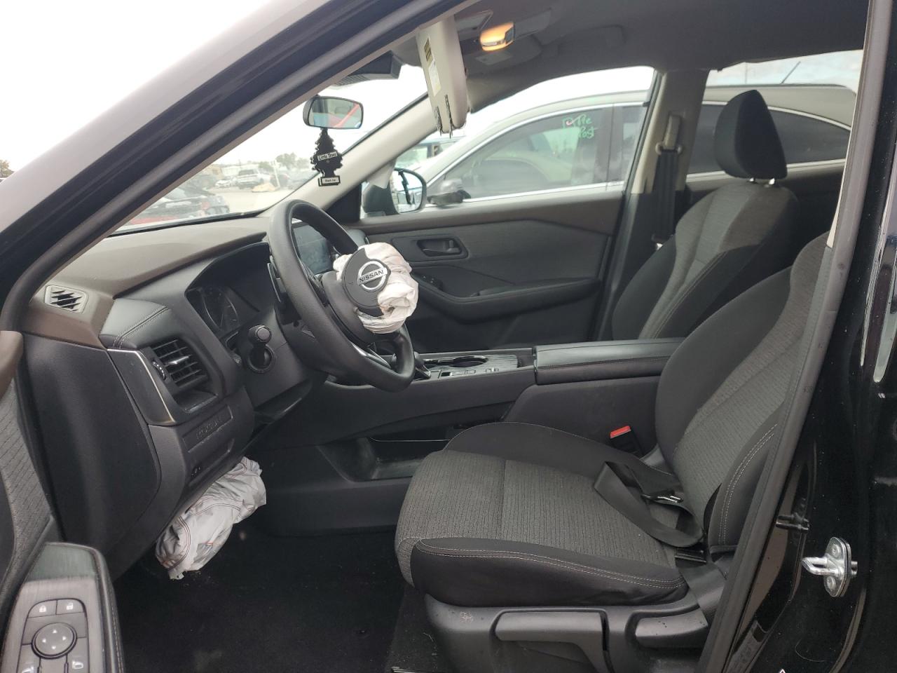 2021 Nissan Rogue - Image 7