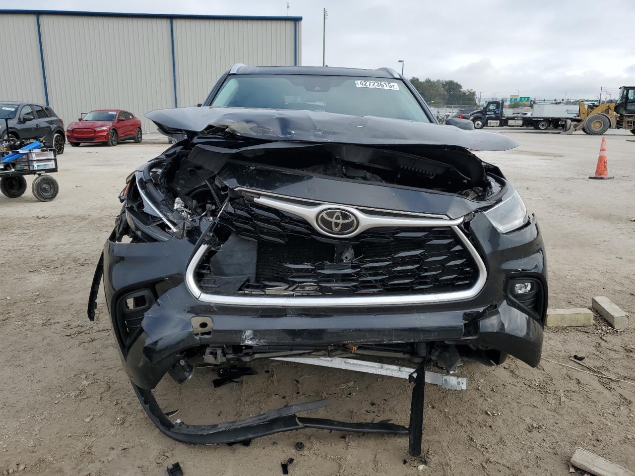 2021 Toyota Highlander - Image 5