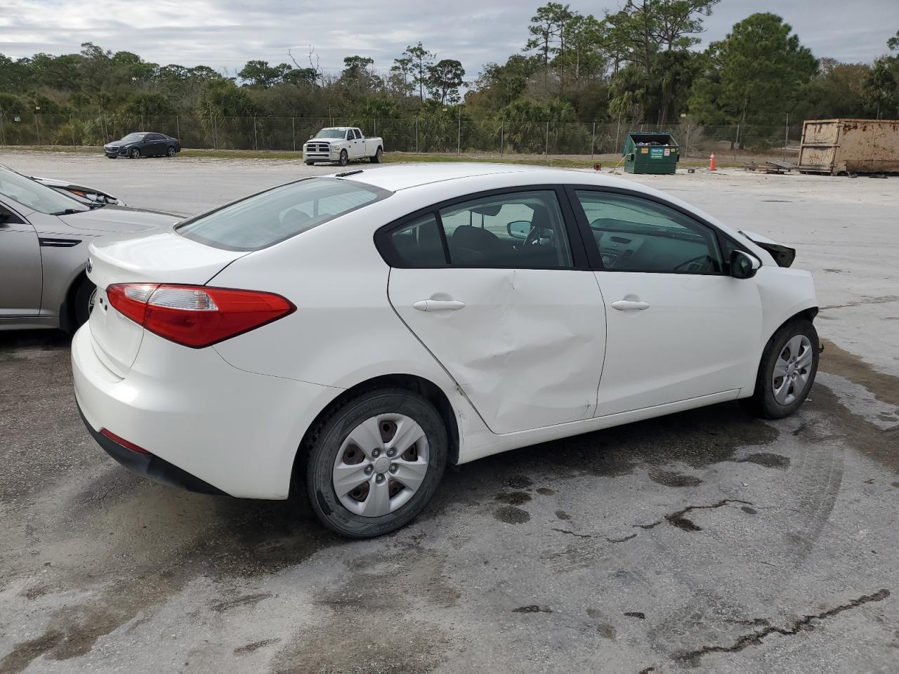 2016 Kia Forte - Image 3
