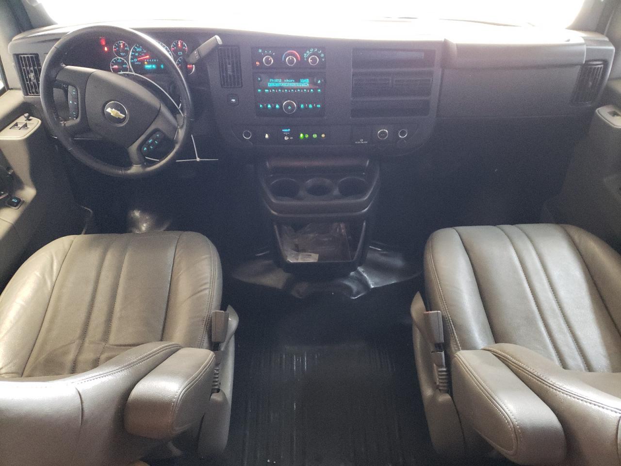 2022 Chevrolet Express - Image 8