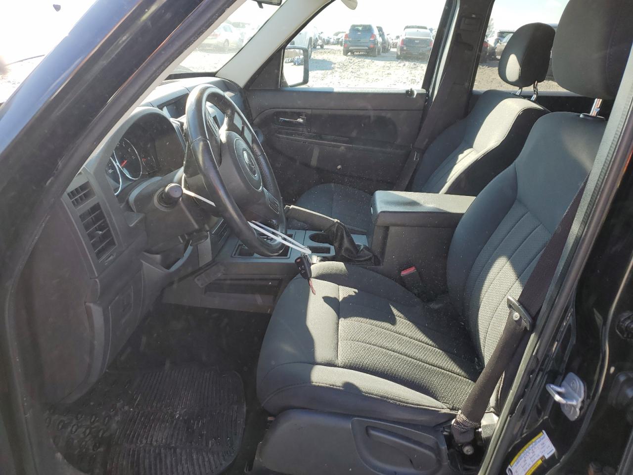 2011 Jeep Liberty (North America) - Image 7