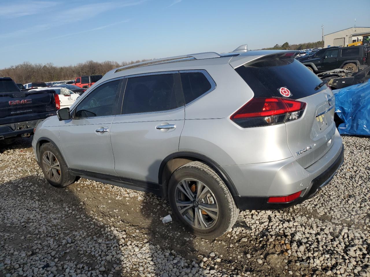 2019 Nissan Rogue - Image 2