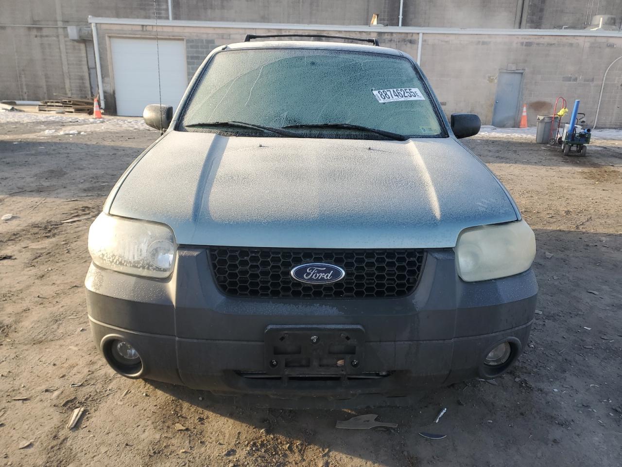2005 Ford Escape - Image 5