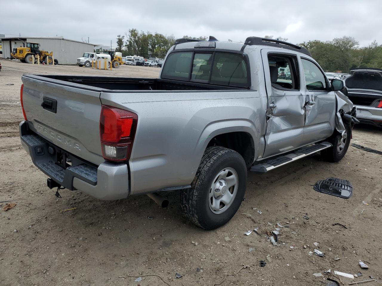 2018 Toyota Tacoma - Image 3