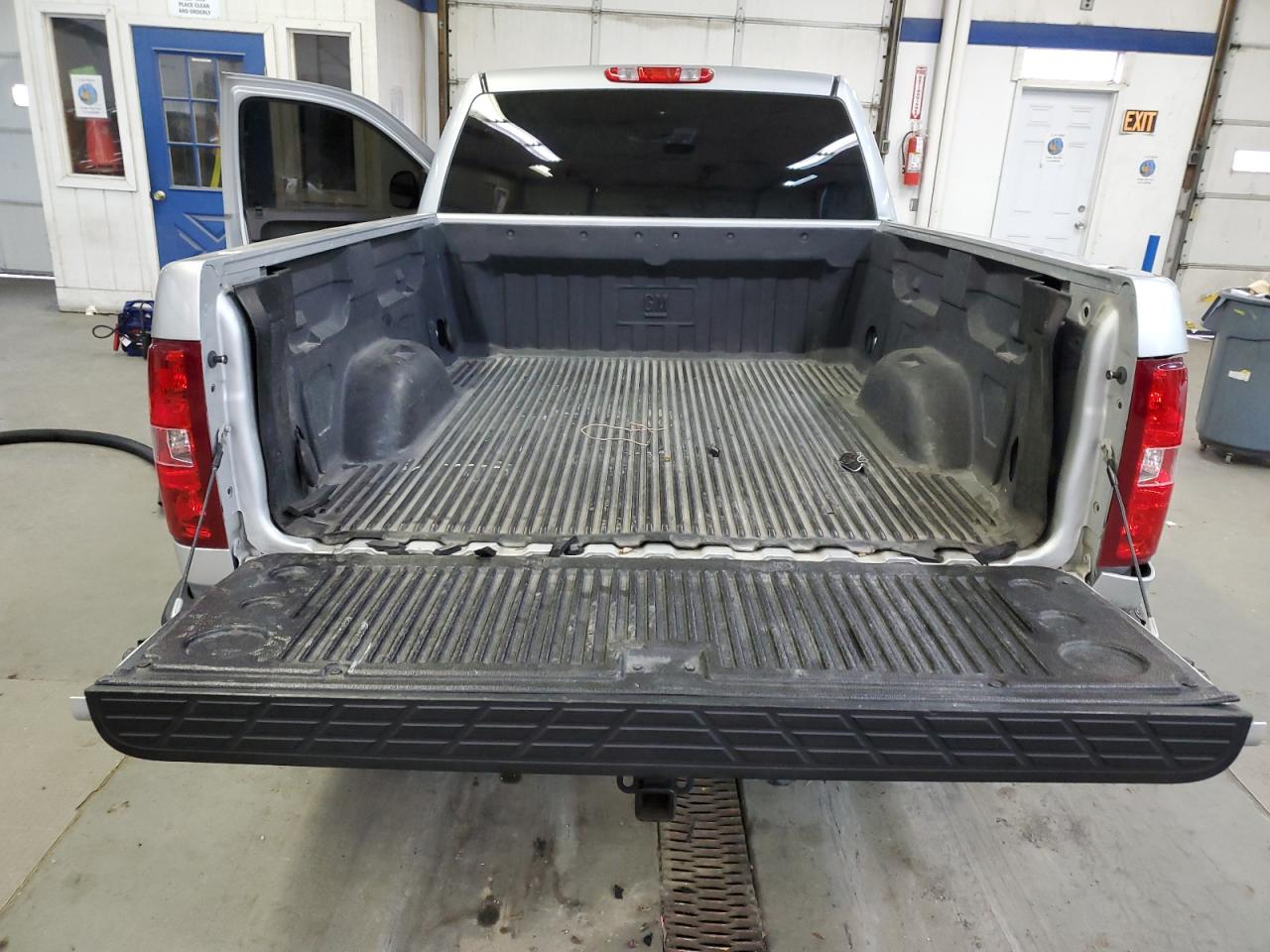 2013 Chevrolet Silverado - Image 10