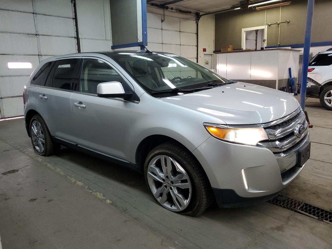 2011 Ford Edge - Image 4