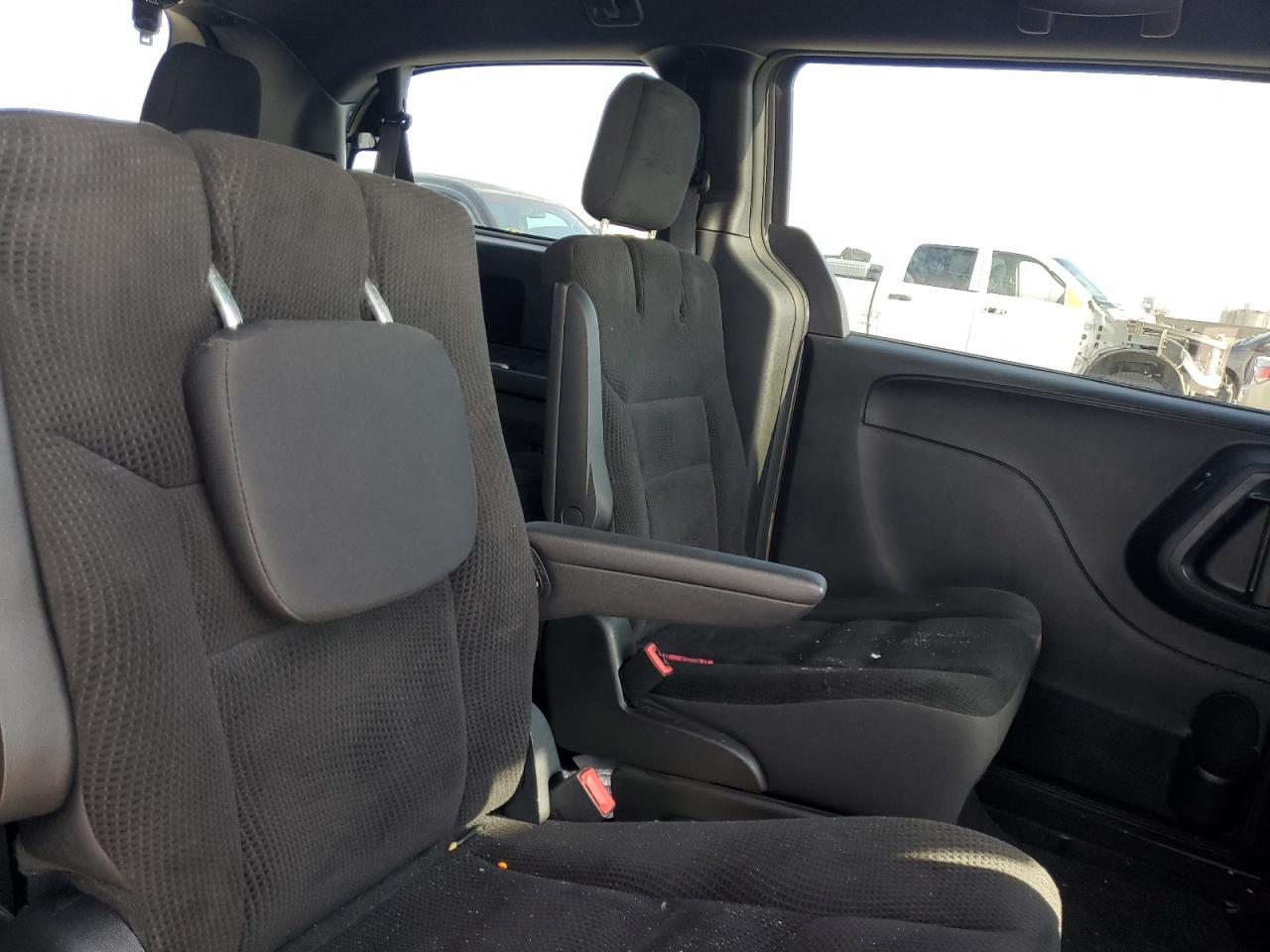 2019 Dodge Caravan - Image 10