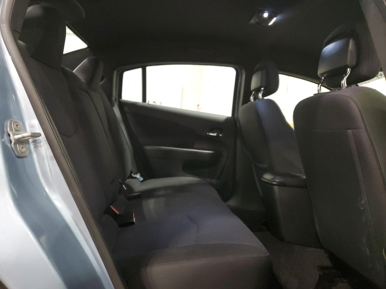 2012 Chrysler 200 - Image 10