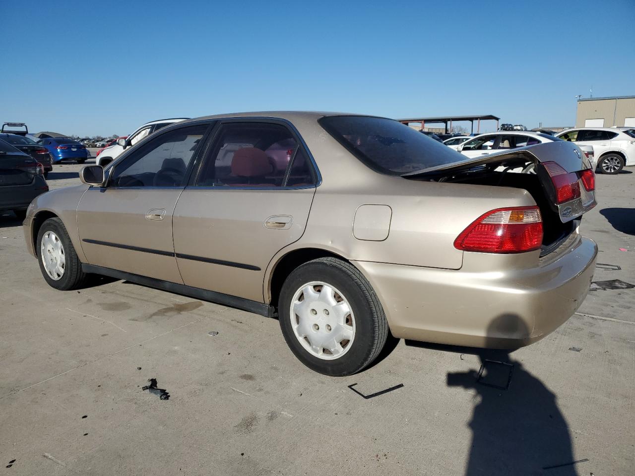 2000 Honda Accord - Image 2