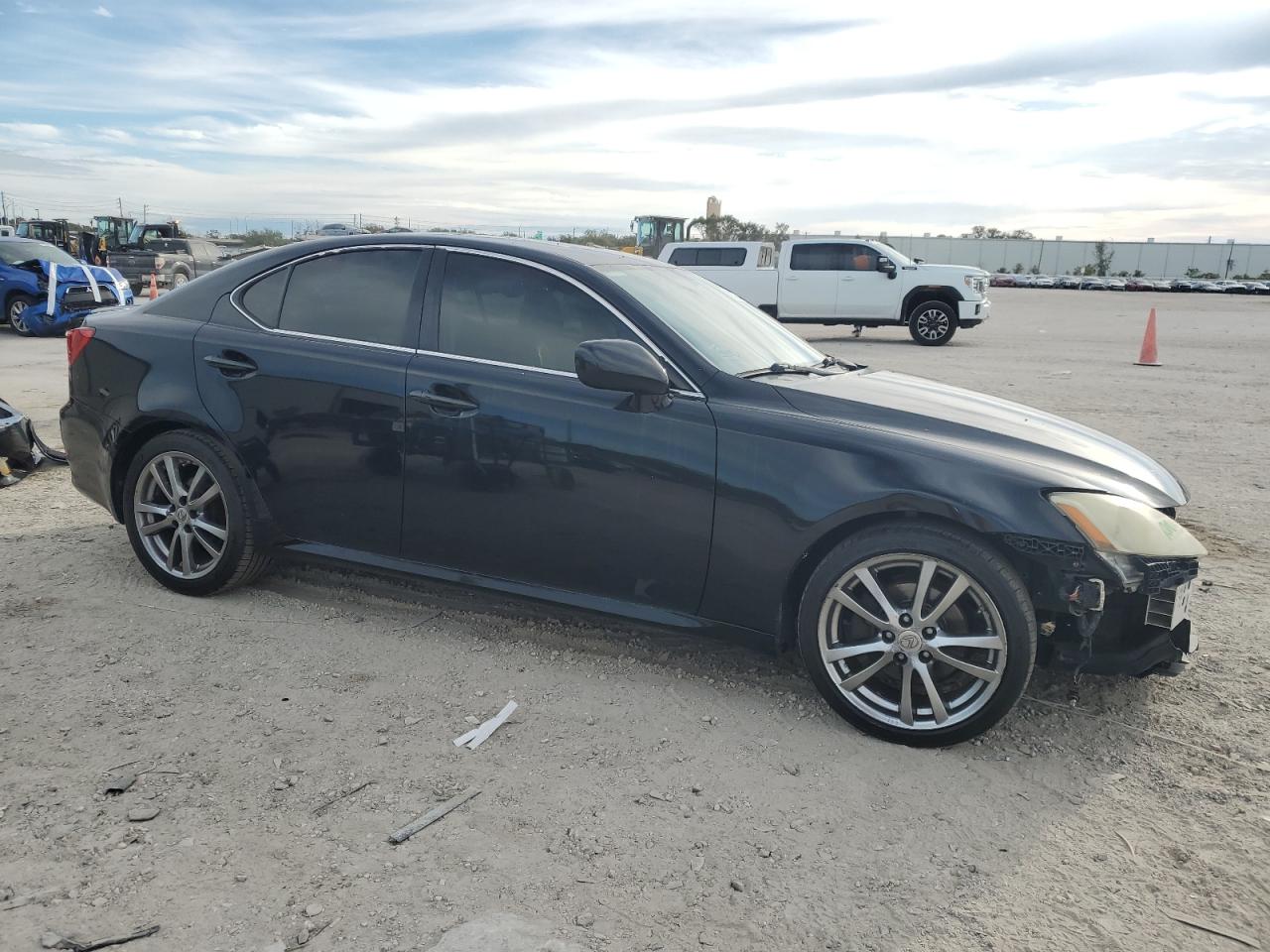 2008 Lexus IS - Image 4
