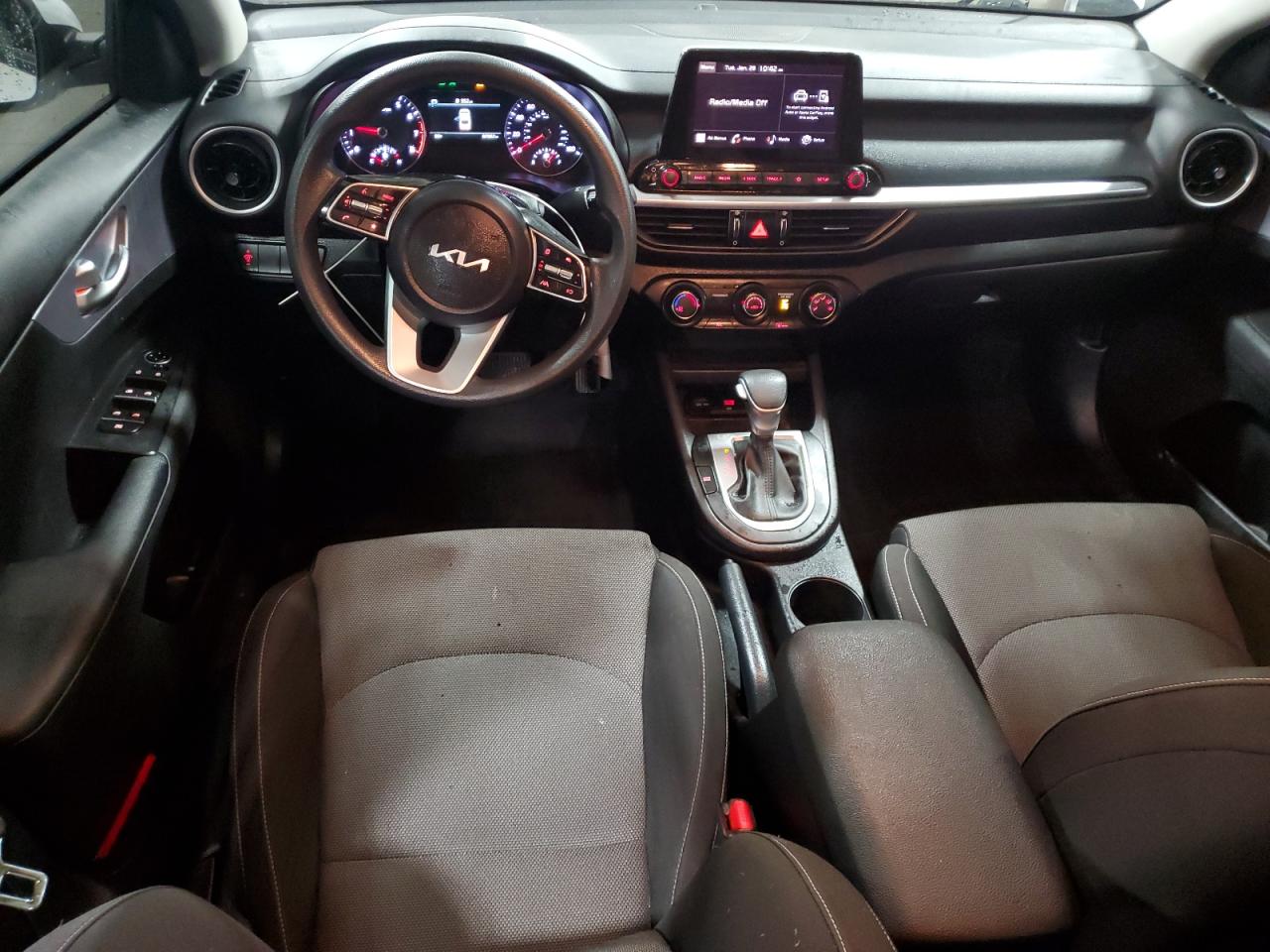 2022 Kia Forte - Image 8